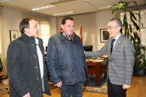 Reunión en la Junta del alcalde de Busto