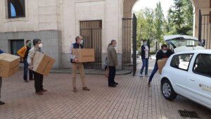 Material que se repartirá mañana en los autobuses urbanos