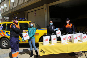 Entrega de las bolsas en Protección Civil