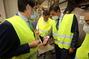 Ángel Ibáñez y Juan Carlos Suárez Quiñones en su visita a Burpellet