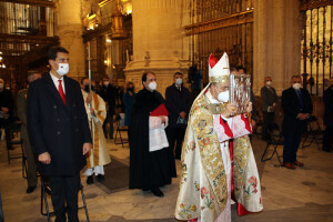 D.Fidel Herráez entrando en la Catedral