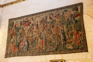 Uno de los tapices objeto de la restauración