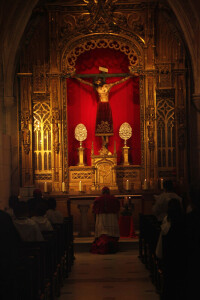 D.Mario Iceta en la Capilla del Santo Cristo