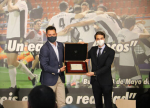 Burgos celebra el ascenso a Segunda División de su equipo de «locos»