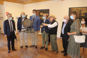 Exposición "Contemporáneos de Miguel Delibes en la cultura burgalesa"