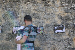 Muestra de fotos por las calles de Tardajos y Rabé