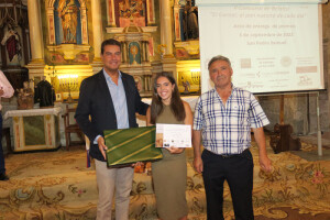 Marina Tabares recogiendo su premio