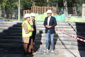 Visita de Cristina Ayala a  las obras del Centro Cívico Río Vena